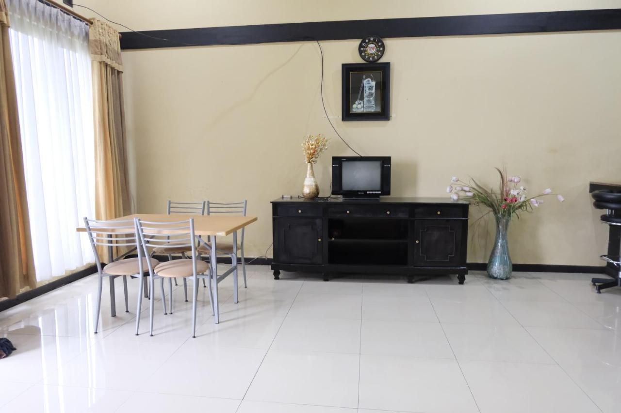 Aldeoz Villa Ciater Sarireja Екстер'єр фото